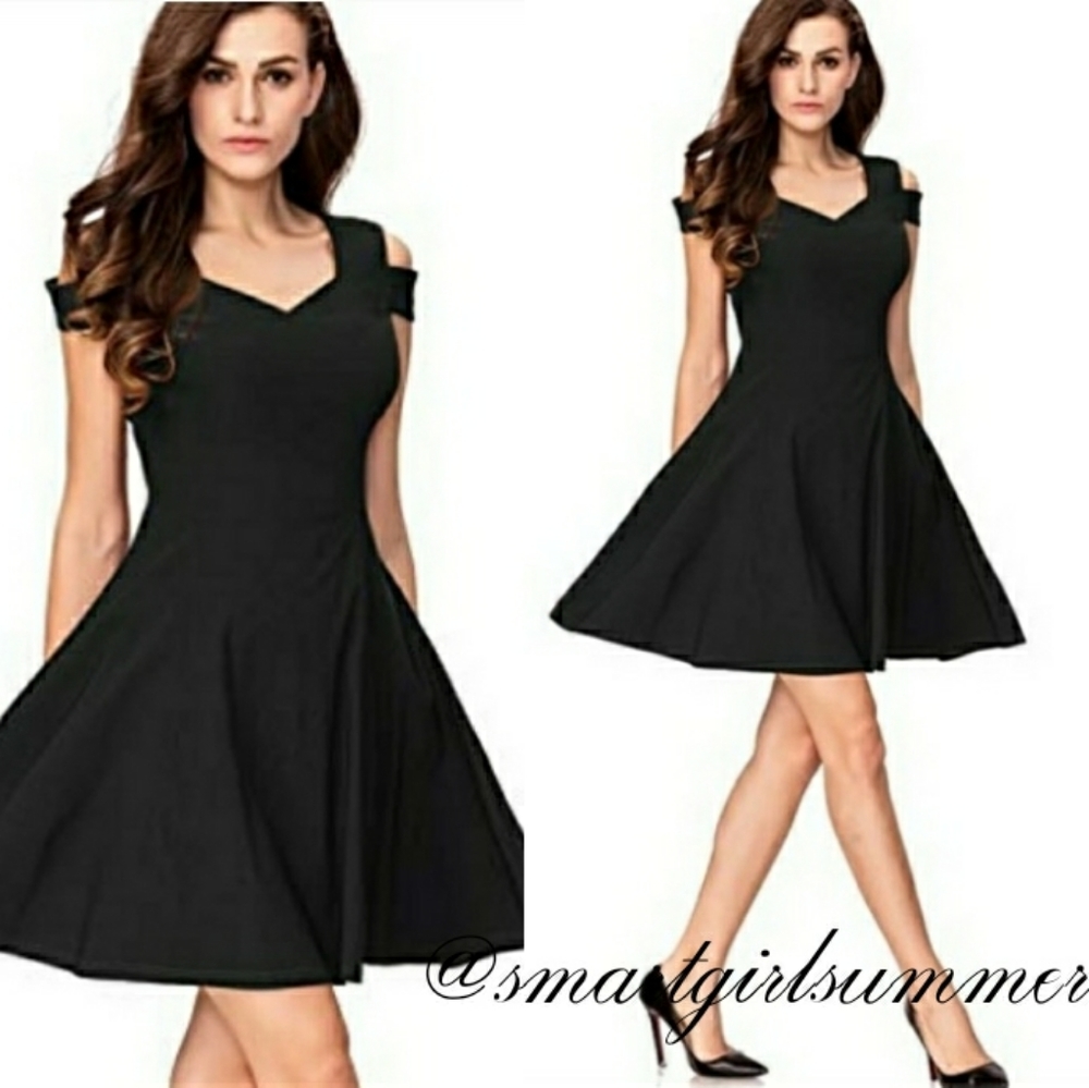 🆕⭐Black cold shoulder A-line dress⭐